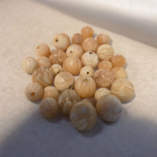 Load image into Gallery viewer, Arctic Muskox Pearl Necklace
