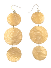 Load image into Gallery viewer, Umingmak 3 tier
