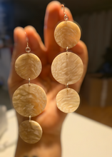 Load image into Gallery viewer, Umingmak 3 tier
